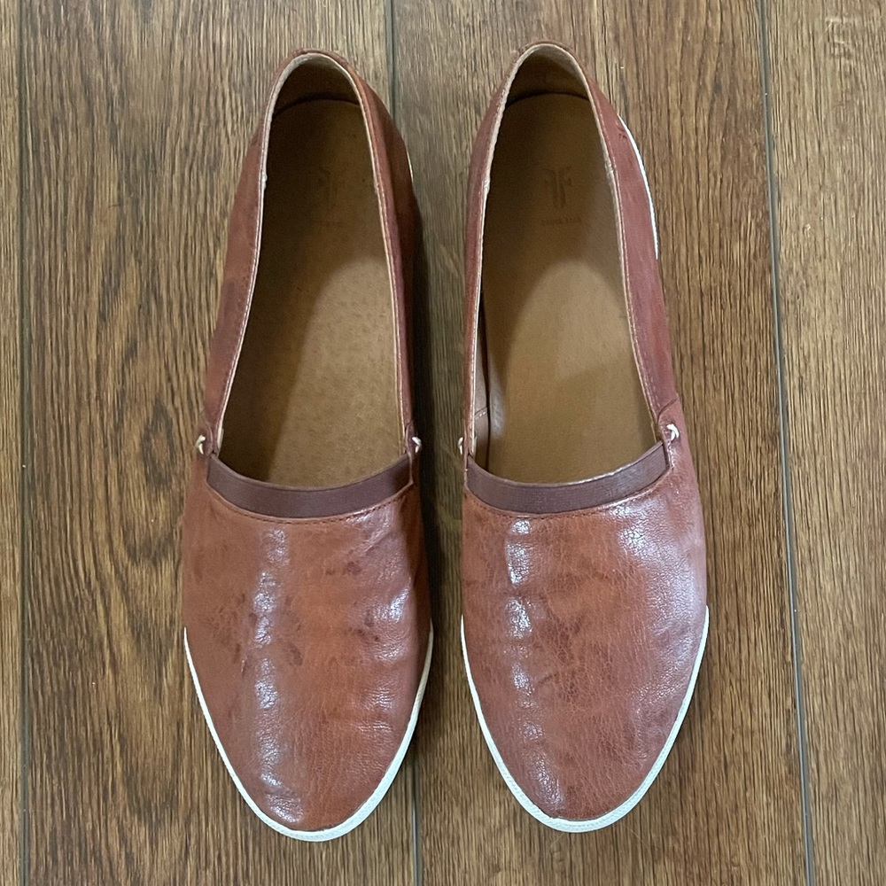 Frye Melanie Leather Slip-ons in Cognac